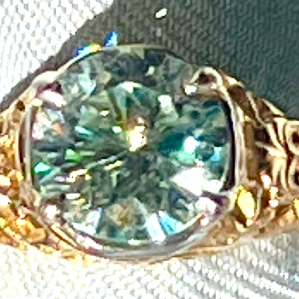 Antique Style Moissanite 18k Gold Ring - image 4